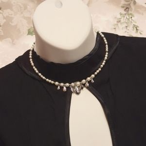 Carolee wired choker faux pearl NWT